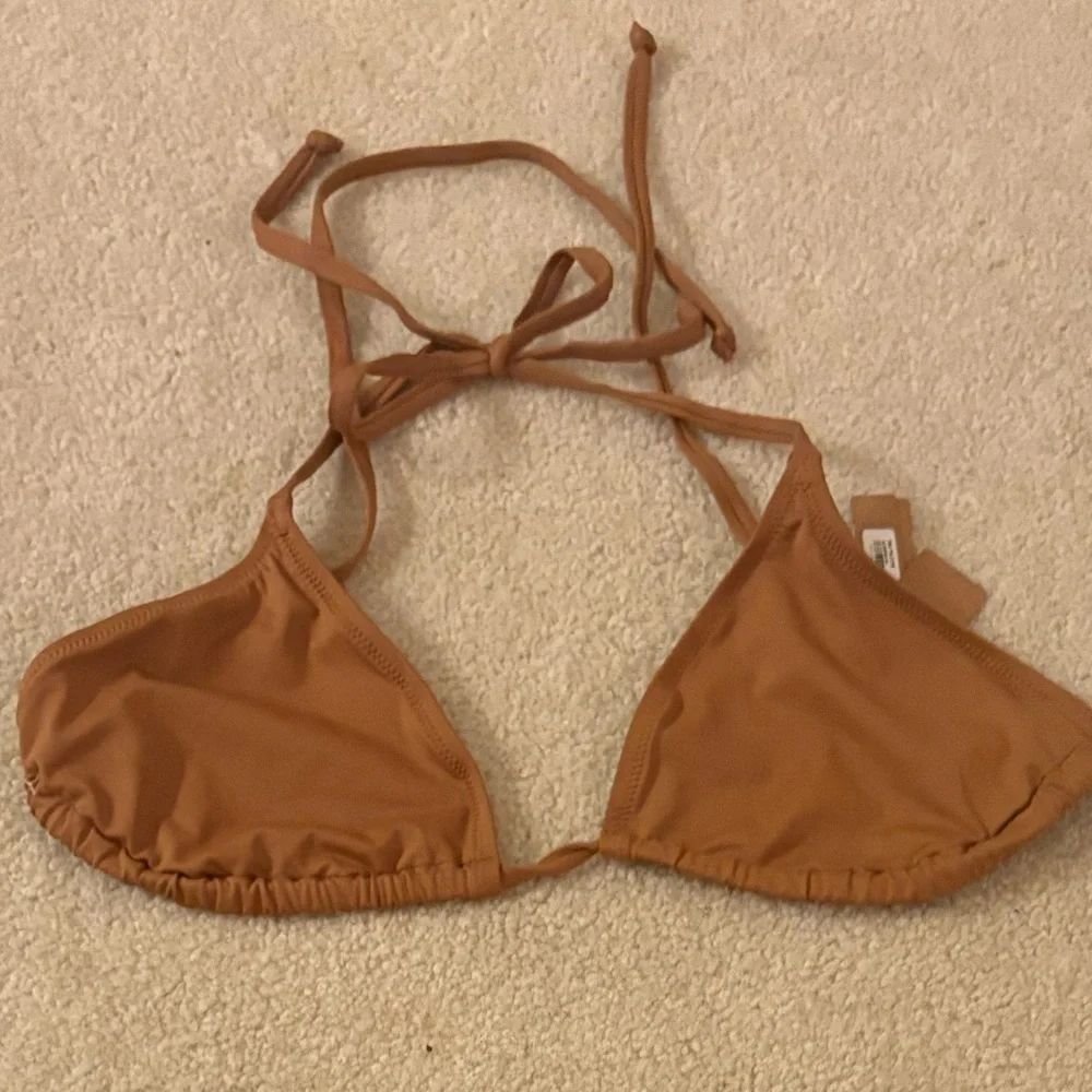 Skims Triangle Swim Top |‎ Color: Almond